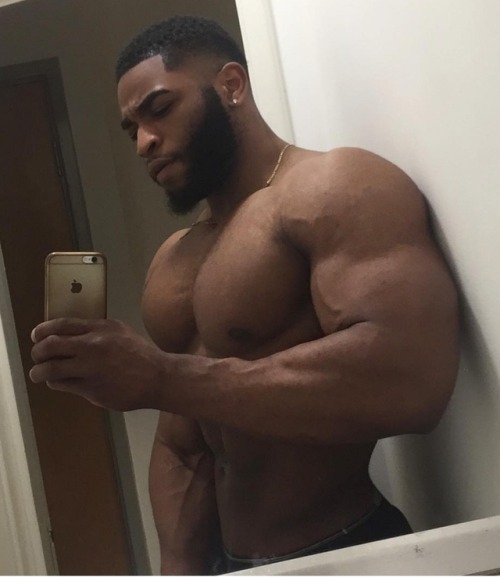 iLikeBIGDudez