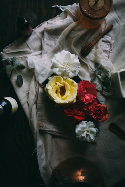 sweetoothgirl:    Salted Caramel Rose Cake  