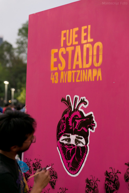 icedsummah:  Vivos se los llevaron,Vivos los queremos devuelta.