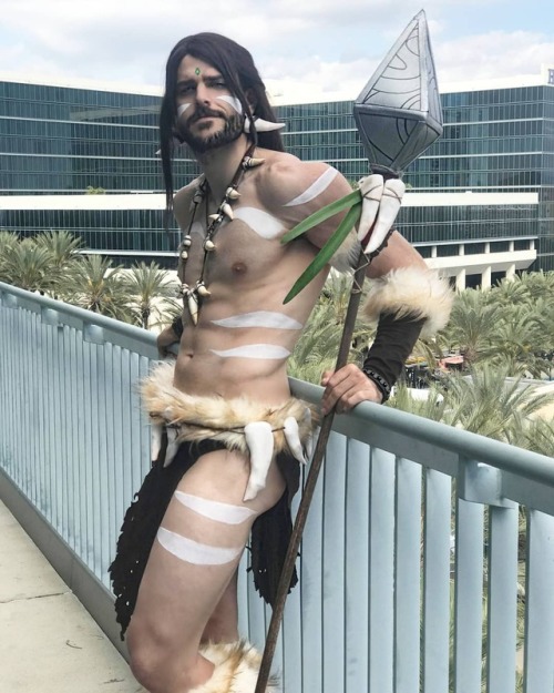 gaynerds:Genderswap Nidalee from League of Legends by @alexdrastal on Instagram