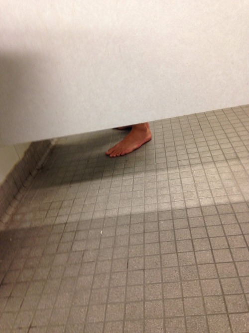 iwishihadafather:  BAREFOOT IN THE BATHROOM porn pictures