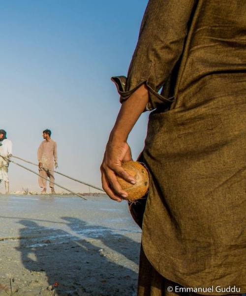 hinducosmos:Las Bela, Balochistan, Pakistan Pilgrims at Chandragup which is an active mud volcano lo