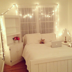 rosying:  aqua-lush:  my bedroom on my dash