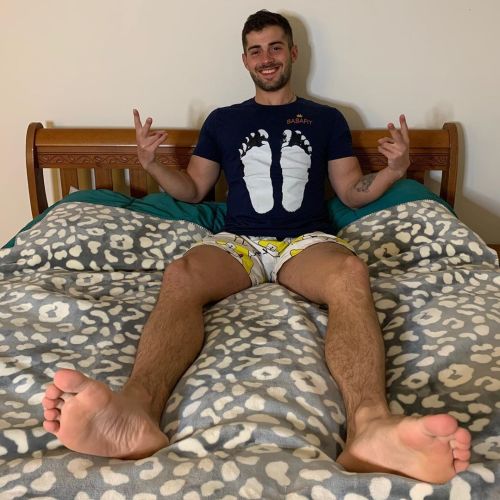 Porn Pics alphamalesocks: nice feet