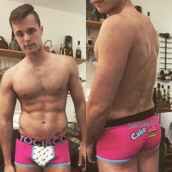 underlads: The hottest guys in their underwear