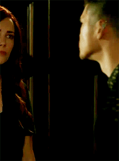 shadowhuntersdoitwell:Magnus ‘Don’t touch my hubby’ Bane in 2x03
