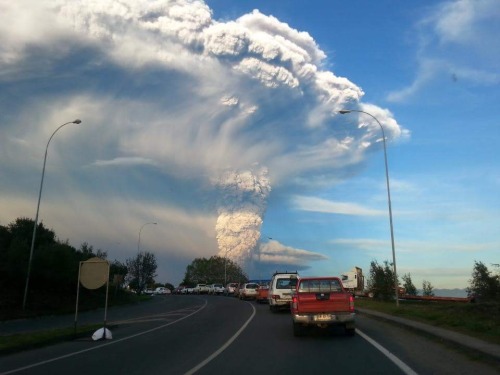 fireshootingstar:Do you see that shit? those ain’t clouds, those ain’t smoke.those are ashes. Oh yea