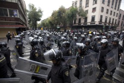 thesmithian:   Thousands of riot police retook Mexico City’s…Zócalo plaza…from striking teachers on Friday. There were violent clashes…Police moved into the area minutes after the elapse of a 4pm deadline the government had set for the teachers