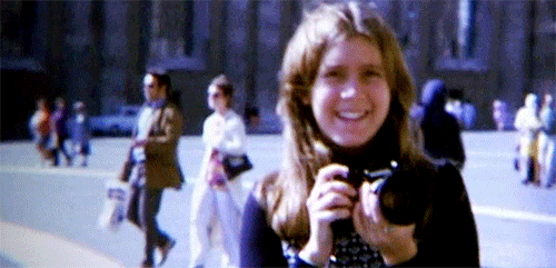 thinkofallthestoriesyoullhave:17 years old Carrie Fisher in London.