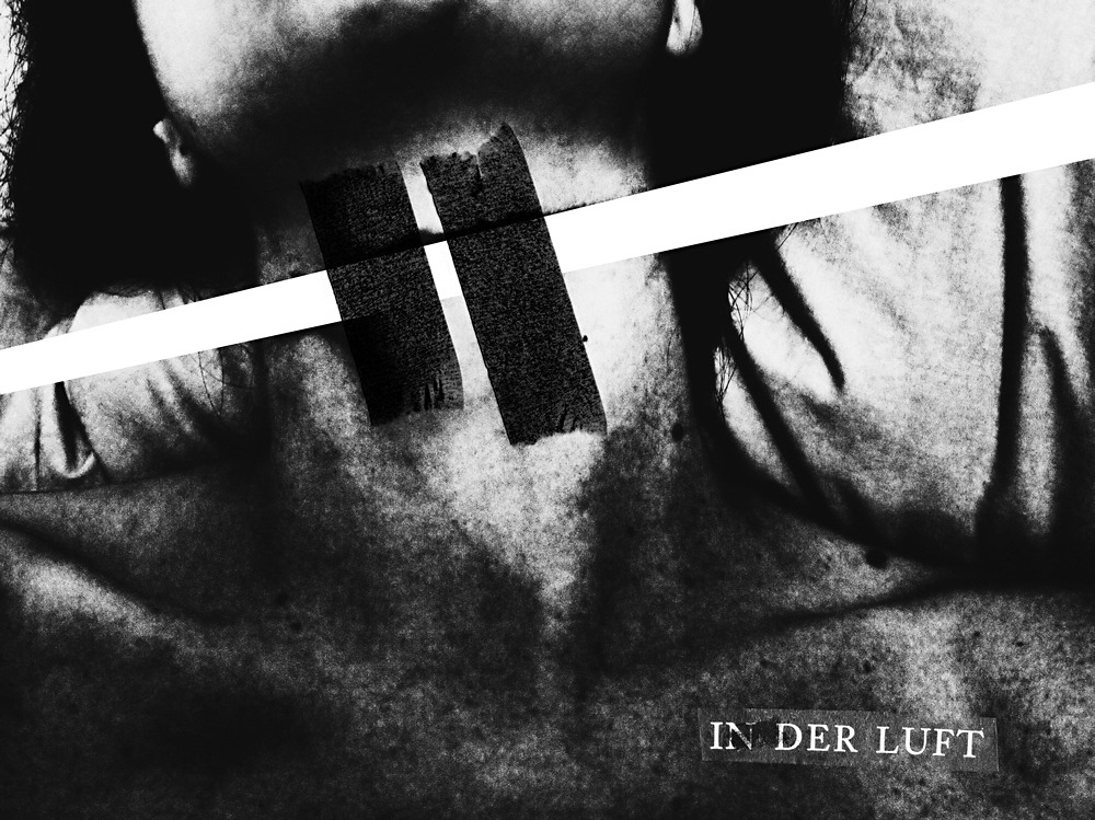 philomena-famulok:   (In Der Luft)     ©Philomena Famulok  series “fragments of