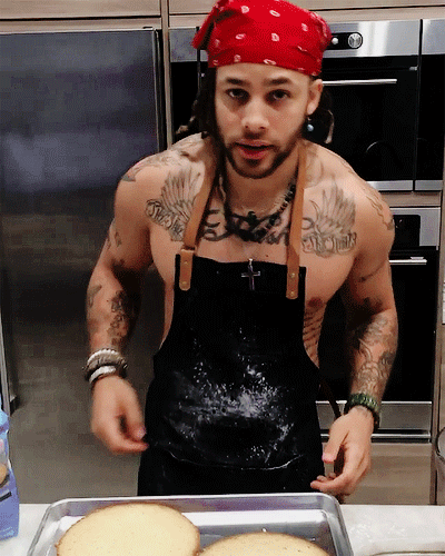 pervert4fun: Flashman wade showing us his famous cake recipe 😉