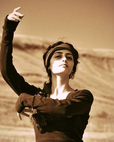 Մախմուր աղջիկ, Քիչ տխուր աղջիկ, Աչքերդ հազարախոս,