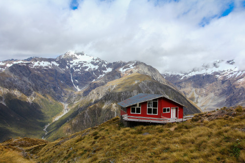 cabinporn: Hut around Arthur Pass, New Zealand Submitted by Remi Lesueur