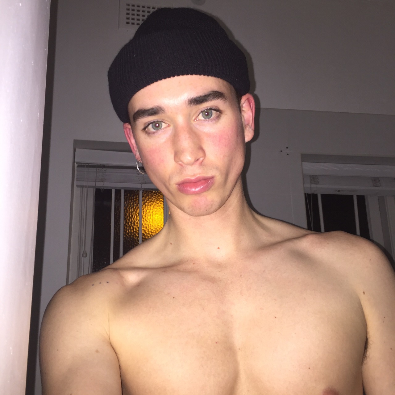 boypepsi:  Does 20 push ups