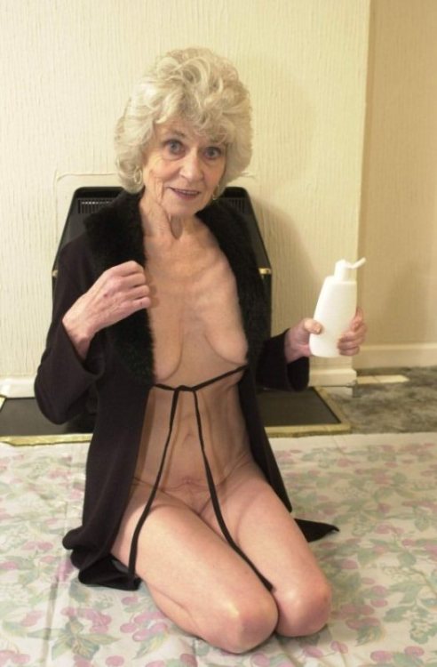 Horny granny - sexiest gilf and mature porn