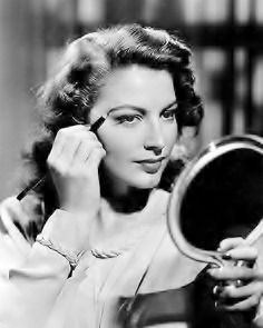 the-marriage-of-heaven-and-hell:  Old Hollywood Stars doing their make up