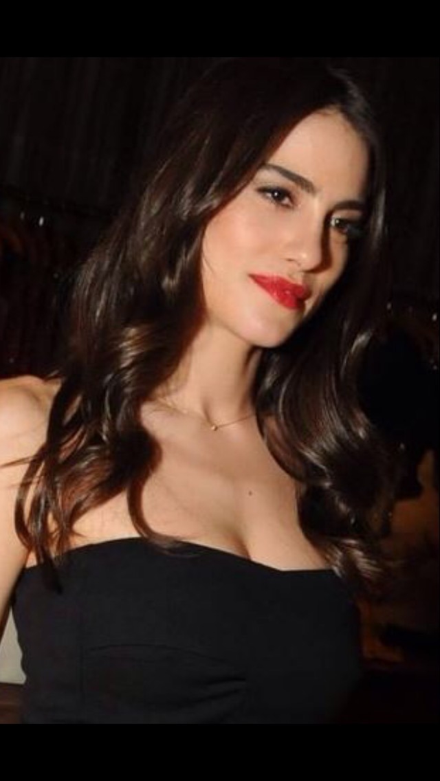 realunclemonty:  Radiantly lovely Luisa Moraes