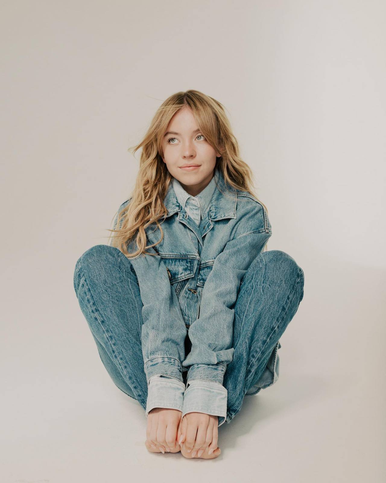I am posting Sydney Sweeney today cause it's my blog and I can do what I want. So take that make believe person who is upset 