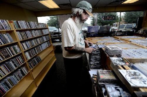 vinylhunt:  Bart’s Music Shack in Boulder relocates to a larger space BOULDER, COLORADO - When Bart Stinchcomb made plans to relocate his record store from a 400-square-foot “shack” on west Pearl and signed a lease for a larger space on Folsom Street