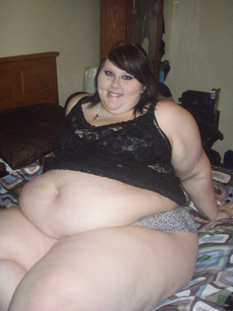 cl6672:  mycorspeisazombie:  big-is-beauty:  zombieprincesspanda  (via TumbleOn)