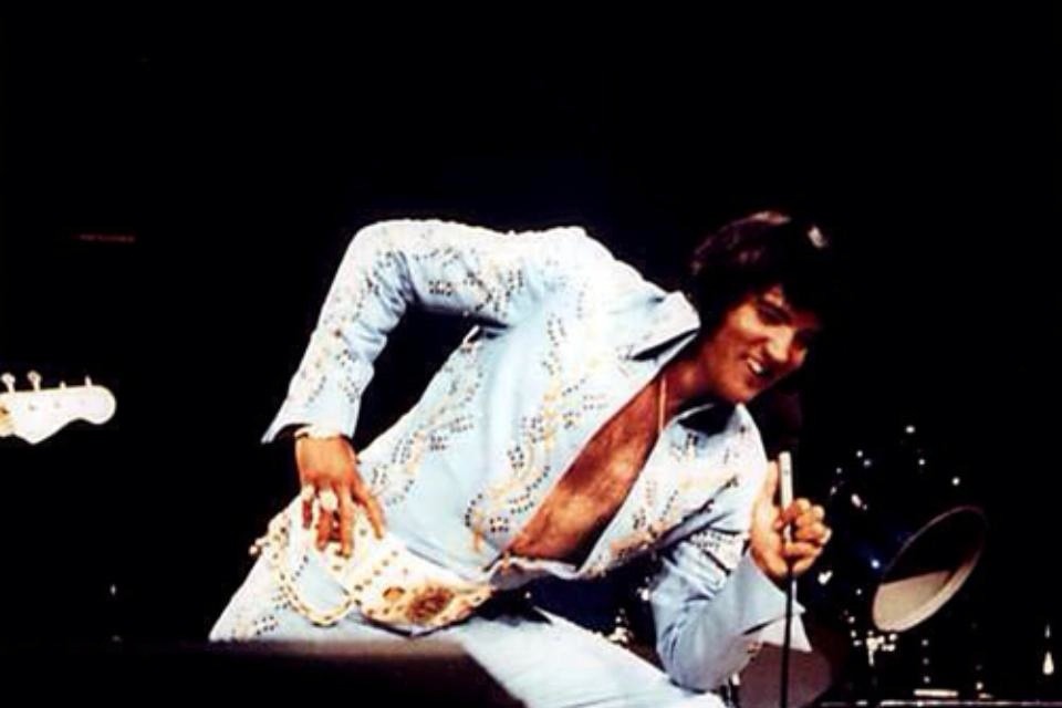 ohmygodelvispresley:  Elvis performing at the “Madison Square Garden”, New York
