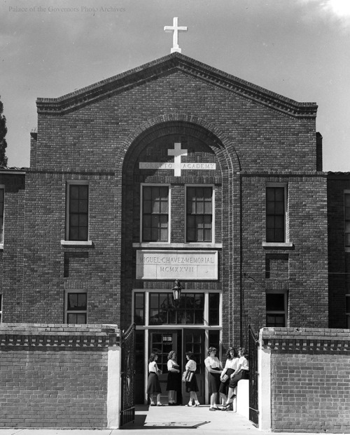 Loretto Academy, Santa Fe, New MexicoPhotographer: Robert H. MartinDate: ca. 1946 -1952Negative Numb