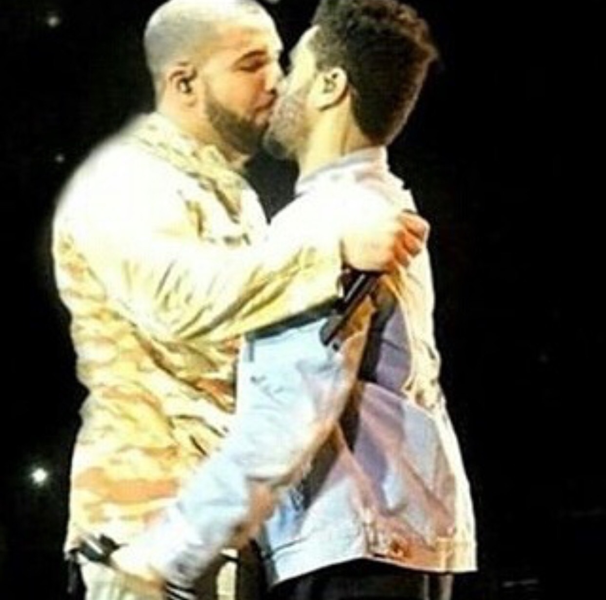 thatboy1287:  dicksandotherthingsss:  suckmydickyoubitch:  I wonder how J. Lo and