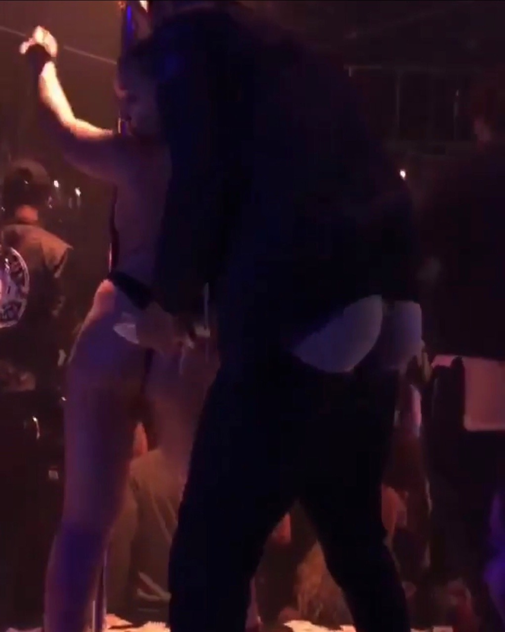 fantasticokidd:  jeb649:      Boonk Boonk’s 🍑 looked nicer than the stripper’s and apparently the camera guy thought so too🤣💯😍  🎂🎂🎂🎂🎂🎂