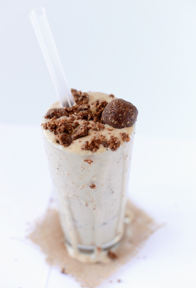 alloftheveganfood:  Vegan Milkshake Round Up (Secret Ingredient) Vanilla Shake Vegan