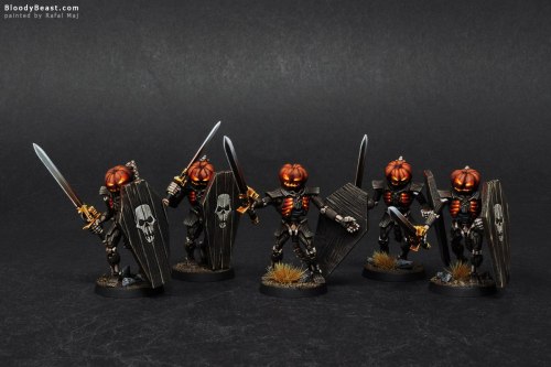 earlploddington:deadestdeadpool:Necron Lychguards of the Pumpkin DynastyHALLOWEEN IS OVER YOU HALLOW