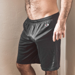 go-commando-la:  Taking submissions. Be freeballing, in bball shorts and showing off. Please send to bballshortsLA@yahoo.com