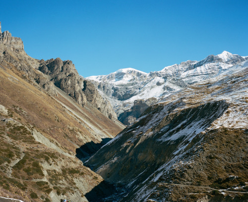 Early morning high altitude, on route to Thorong La High Camp, Nepal.