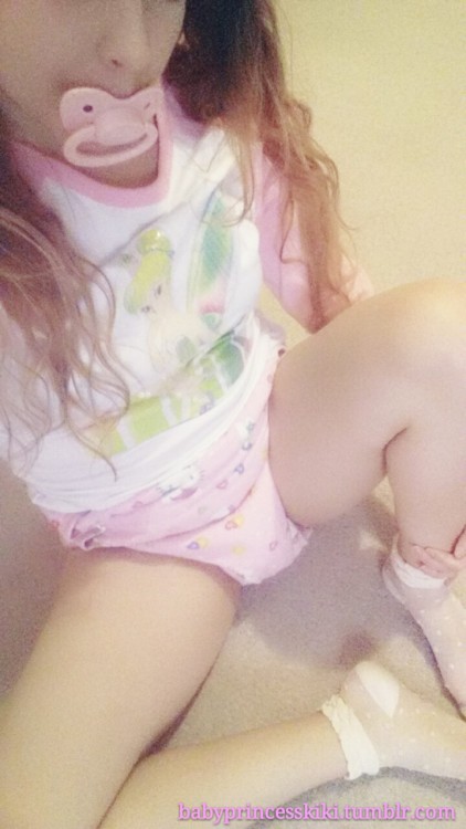 babyprincesskiki:  ❀.(*´▽`*)❀. I wuv wearing my Hello Kitty cloth diapies, Tinkerbell shirt, and pink paci!!! I am a matching baby pwincess hehehe. Even my stuffie  matches (๑´`๑)♡ ʚ♥ɞʚ♥ɞʚ♥ɞʚ♥ɞʚ♥ɞʚ♥ɞʚ♥ɞʚ♥ɞʚ♥ɞʚ♥ɞ