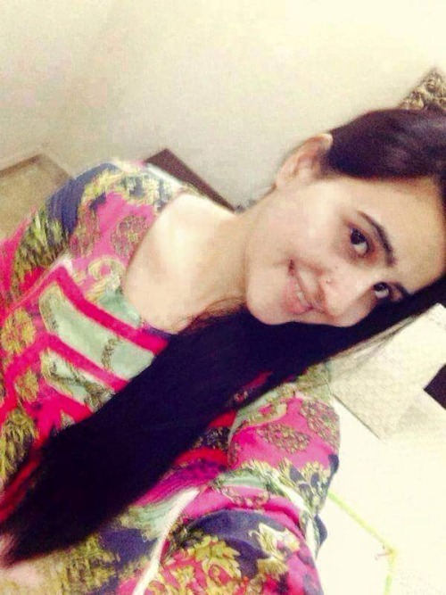 hdcwhatsapp:  Hottest Cute Paki Girl Nude Selfies