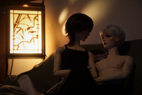 a night at the inn 2 / 2BJD cosplay of the amazing Cheer AU by akaiikowrites and oneveryhornyunicorn