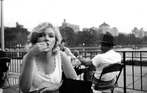 Porn vintageeveryday:Marilyn Monroe – Lovely photos