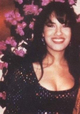applesandcaterpillars:  Selena + hairstyles