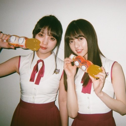 sakamichi-steps: ファンタ坂学園 on Instagram 2019.06.14 #後輩に正しいボトルの使い方をレクチャー中! #先輩後輩