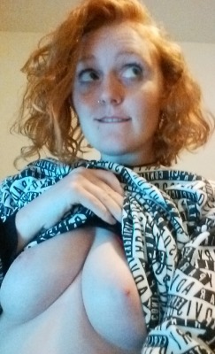 Avery-Vulpes:  Tits And Curls