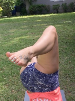 b-chillin-t: Fiancé doing Yoga 🧘🏻‍♀️!