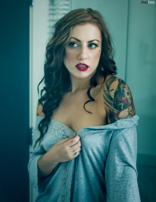 peelfoto:  The Tease