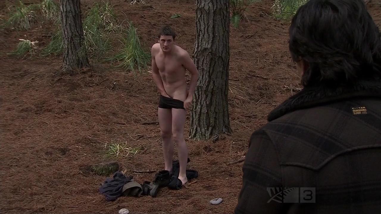 facesfullfrontal:  From Restituda.blogspot.com -  SyFy Channel’s “The Almighty