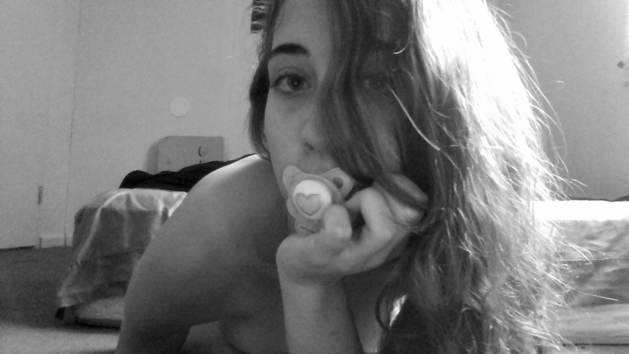 kaenichole:  I love my new paci! Black and white filters suit me. *hehehe