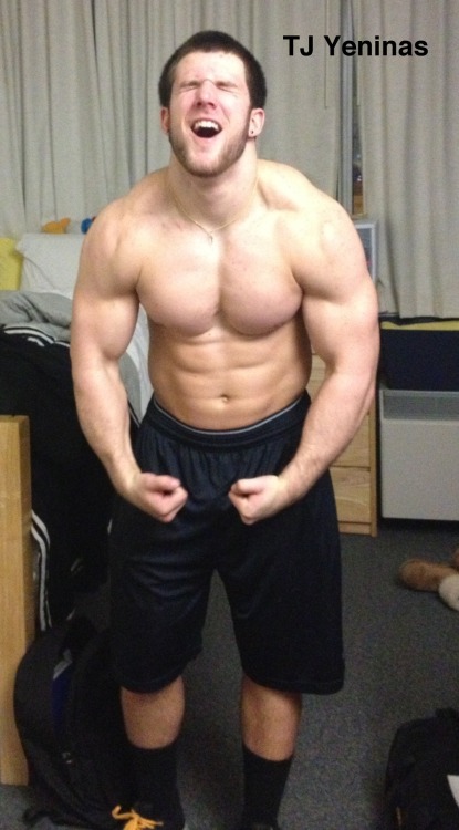 hotandexposed:  This college running back is very proud of his muscular body and hard dick. 