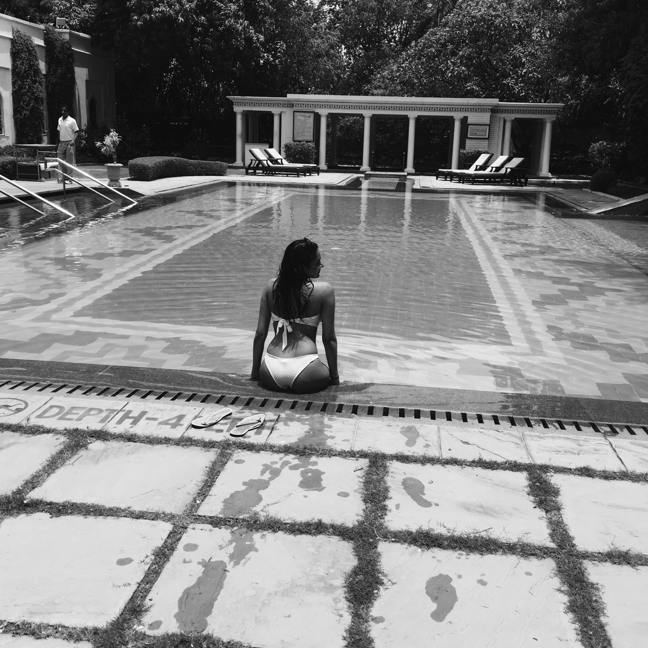 nakedly:  love being the only one in the pool! instagram @annikabansal