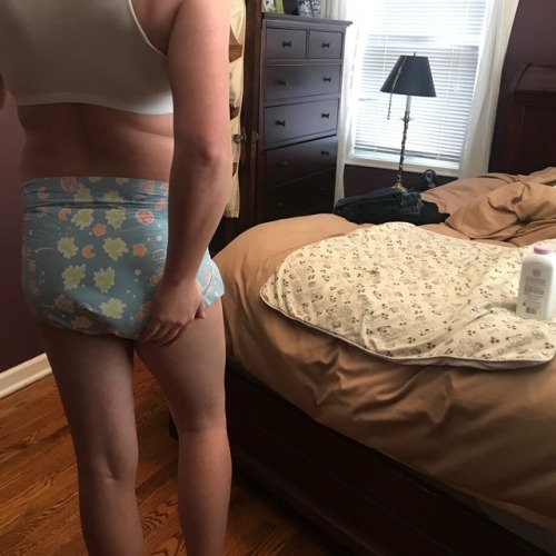 Now here’s a sight! A fresh clean diaper! Don’t see those too often on here!