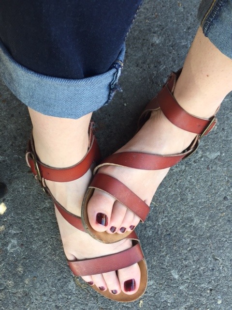 ladyconfession:  Summer love ❤️ Wine tipped Toes