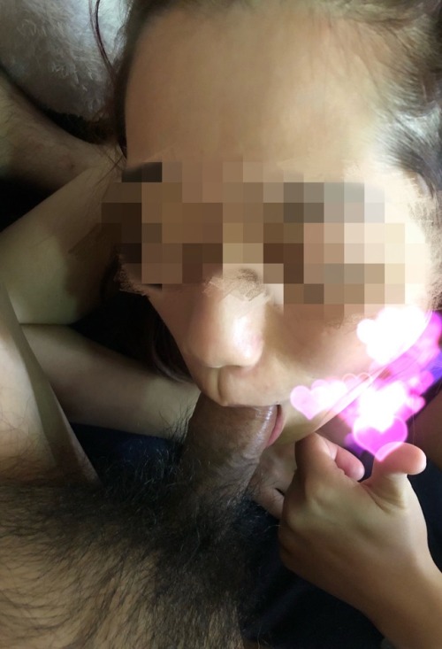 carzybitchparty: 禮拜日係含撚奶袋袋既好日子！仲係post相上黎一齊開心既好時機呀！你地好嗎？
