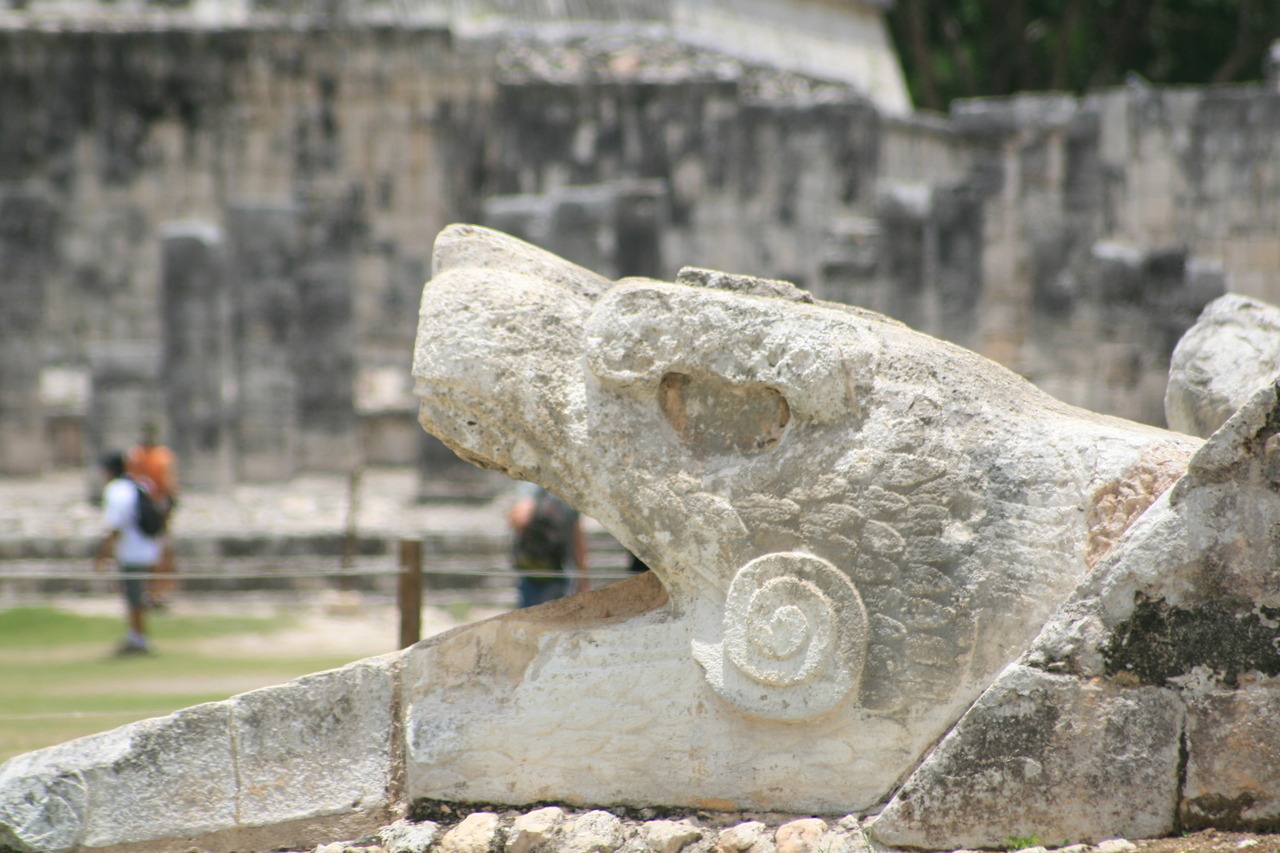 Chichén Itzá, Snake Head, Kukulcán, Yucatán, México.