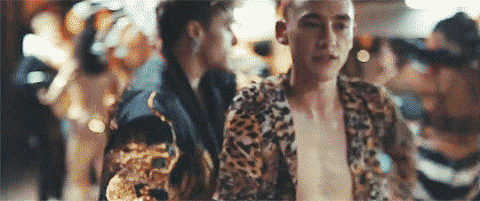 itskingolly:if you’re over me - olly’s outfits
